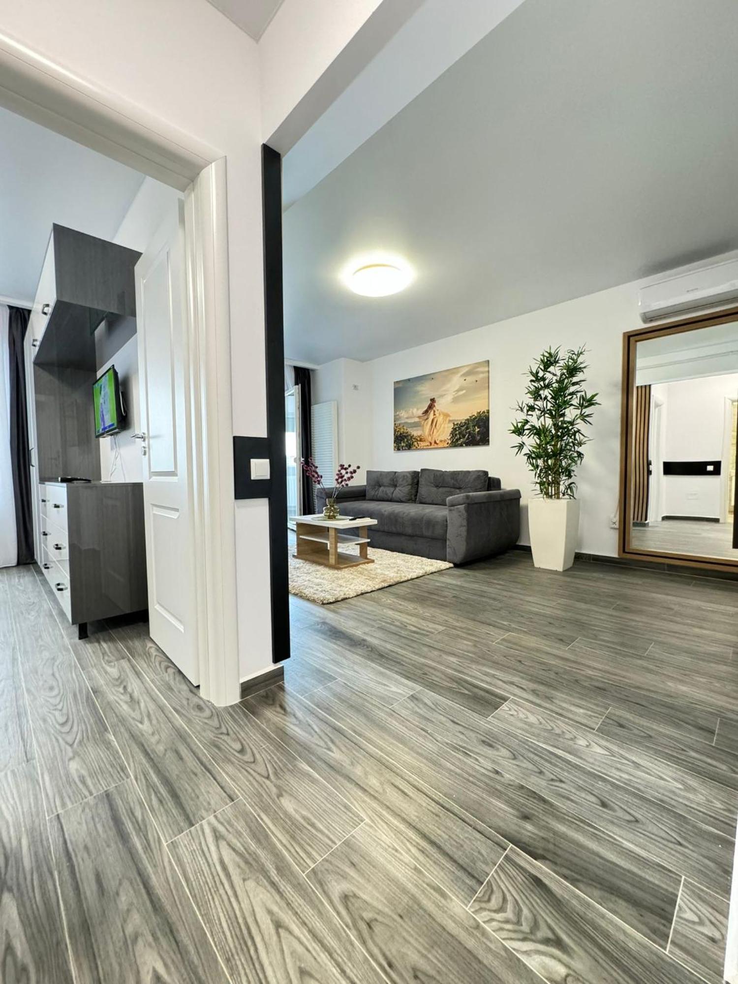 Luxury Glam Apartments Central Adress Bucuresti With Parking Eksteriør bilde